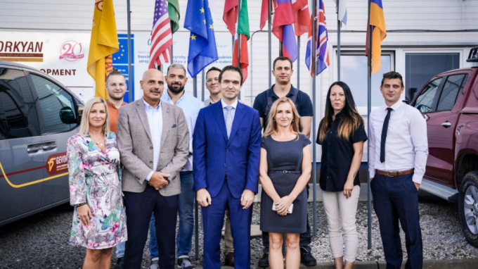 Slovenský premiér navštívil lídra v oblasti práškové metalurgie společnost GEVORKYAN