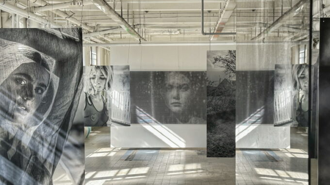 Fotografická výstava roku 2023: Alžběta Jungrová ohromila návštěvníky vizuálně jedinečným projektem I believe