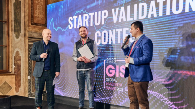 Mark Mobius i Cathie Wood vystoupí na investiční akci roku na Pražském hradě