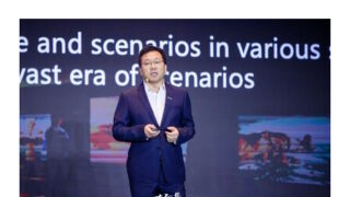 Laserové televizory Hisense znovu rozšiřují hranice možností chytrého bydlení s první skládací televizí L5K