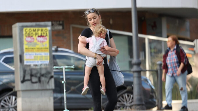 Amber Heardová s dcerou