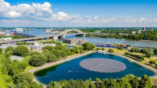 Češi staví plovoucí solární elektrárnu v Německu