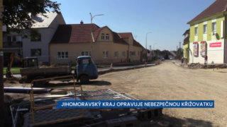 V Hroznové Lhotě opravují nebezpečnou křižovatku, kde se stala tragická dopravní nehoda