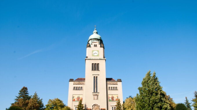 Mimořádný koncert Bolestné Echo Času k uctění památky Evy Sachs, narozené v Ostravě, i všech obětí holocaustu, největšího zločinu v dějinách lidstva, se ponese Prahou