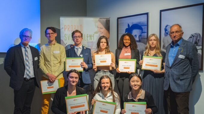 Nejlepší studenti z České republiky převzali ocenění od ředitele americké College Board Paula Sanderse