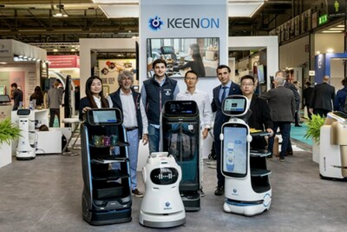 Společnost KEENON Robotics představila v Evropě na veletrhu HostMilano špičkovou novou řadu produktů, vybavených nejmodernějšími oborovými technologiemi
