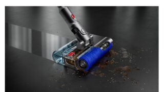 Revoluce ve světě úklidu: Výkonný bezkabelový vysavač Dyson pro mokré a suché vysávání odhaluje neviditelný prach a nyní také umývá tvrdé podlahy