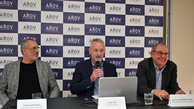 Auta máme rádi a potřebujeme je, říká nová asociace řidičů