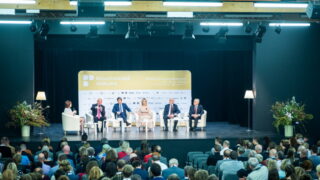 Jubilejní 10. Broumovské diskuse otevírají téma Demokracie a dialog