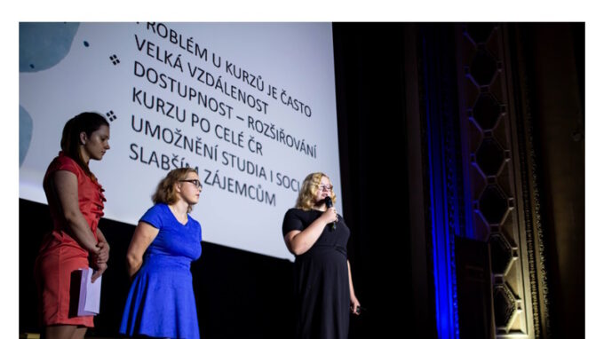 Ocenění za nejlepší projekt Hartmann School Awards 2023 putovalo do Vsetína. Studentky navrhly, jak by se mělo změnit poskytování domácí péče