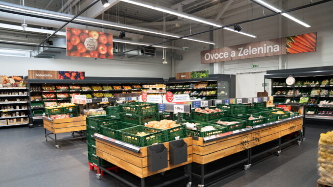 Zákazníci Tesco nově nakoupí ve zmodernizovaných prodejnách v Uherském Brodě a Uherském Hradišti