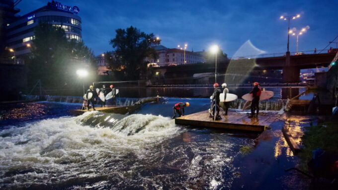 Praha – hlavní město river surfingu