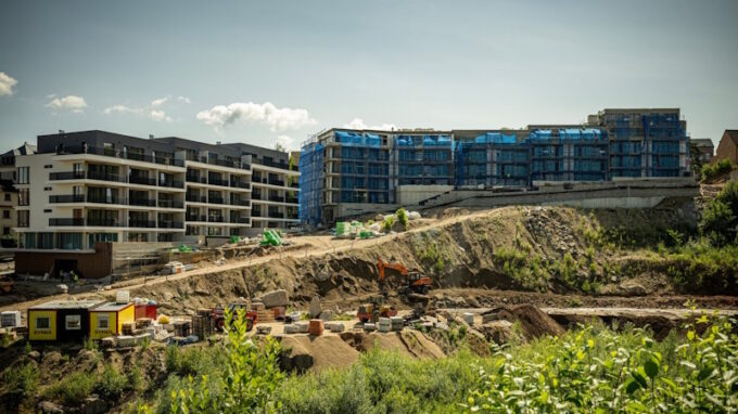 Živě: NEMOVITOSTI UŽ NEJSOU, CO BÝVALY, ANEBO NAOPAK?