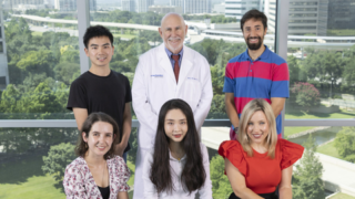 Nadace Mary Kay Ash Foundation℠oslavuje pět let formování budoucnosti výzkumu rakoviny ve společenství s lékařským centrem UT Southwestern Medical Center