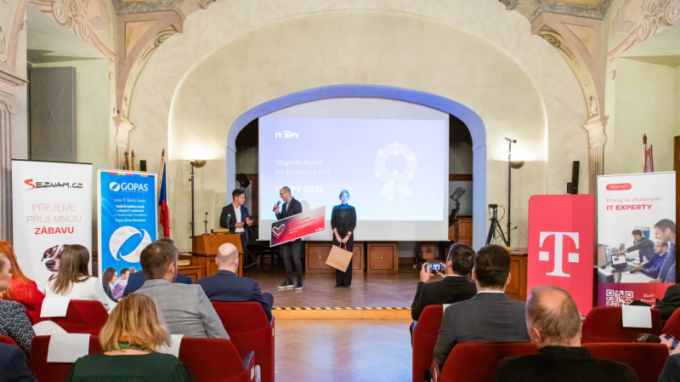 Živě: Vyhlášení soutěže mladých informatiků IT SPY 2023