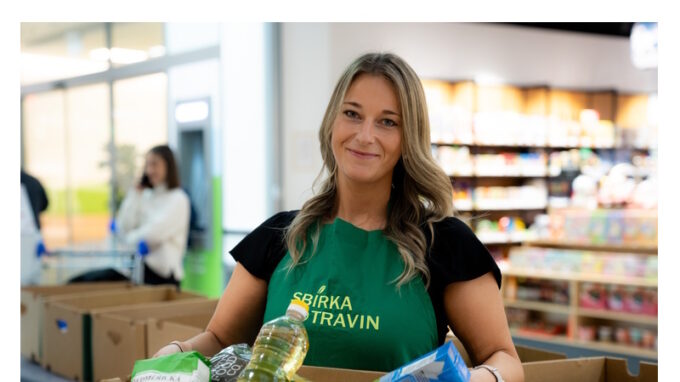 Zákazníci Tesco darovali ve Sbírce potravin neuvěřitelných 100 tun potravin a drogerie, Tesco přidalo 250 tisíc korun, online sbírka pokračuje do 21. listopadu