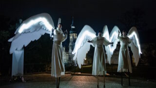 Pekelná suita sto třiceti krampus ze zemí českých i rakouských vtrhne Na Výstaviště již tuto neděli za doprovodu světelných andělů