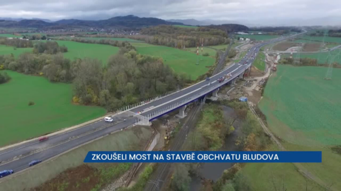 Stavba obchvatu Bludova na Šumpersku se blíží do finále, proběhla i zkouška mostu