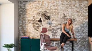 Bolest zad sužuje 80 % Čechů a třičtvrtě nesedí správně, zjistila studie společnosti Liftor