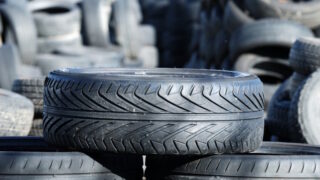 Kam s vysloužilými pneumatikami?