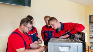 Nedostatek opravářů spotřebičů řeší nový vzdělávací projekt