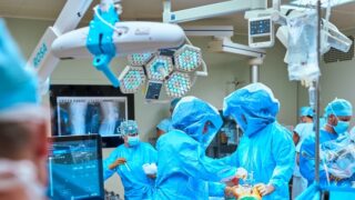 První roboticky asistovaná operace v ortopedii v České republice