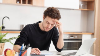 Nezaměstnanost stagnuje na 3,5 %, vláda má o jeden problém míň