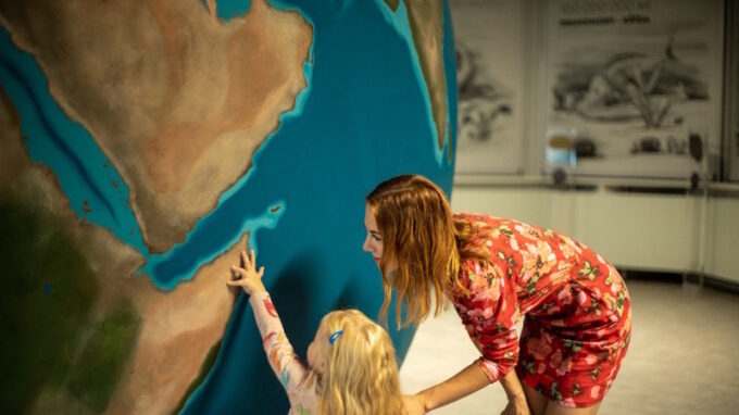 Vzdělávací centrum Planeta, roubenky nebo hřebčín