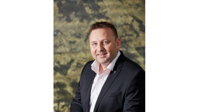 Petr Žáček o otevření nové pobočky r2p Invest SICAV v Srbsku: „Čekají nás starosti i radosti. Ale my máme výzvy rádi“