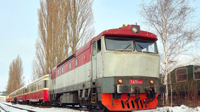Chcete nadýchat vánoční atmosféru a vrátit se trochu v čase? Vyrazte na výlet historickým vánočním vlakem