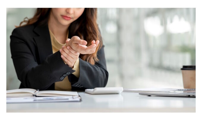 Která je nejčastější nemoc z povolání? Ohrožuje převážně ženy