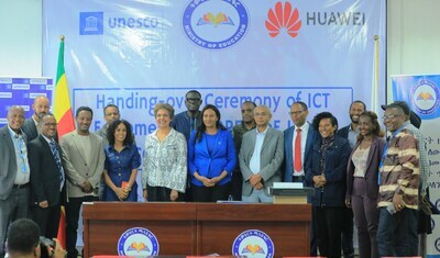 Společnost Huawei a organizace UNESCO věnovaly etiopskému ministerstvu školství v rámci projektu Open Schools vybavení z oblasti informačních a komunikačních technologií