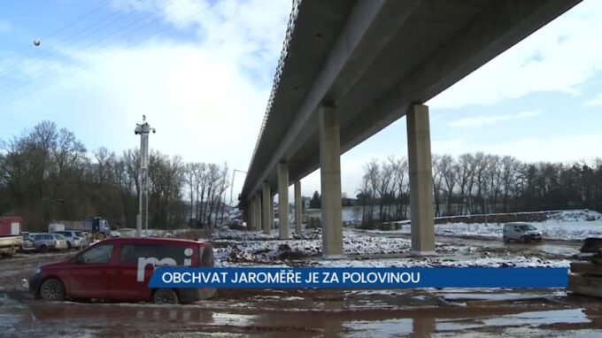 Stavba obchvatu Jaroměře je za polovinou