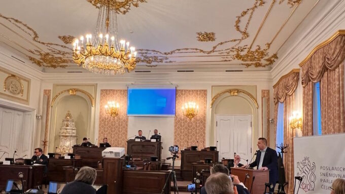 Strana PRO na půdě Parlamentu České republiky projednává další petice