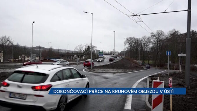 V ústeckém Krásném Březně probíhají dokončovací práce na kruhovém objezdu