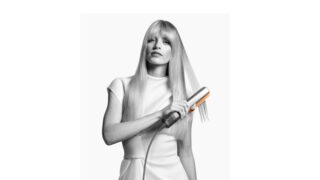 Společnost Dyson představila inovativní žehličku Dysonn Airstrait™