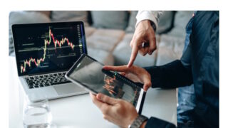 Dnes zveřejněná data signalizují uzdravování ekonomiky. Začíná maličký růst