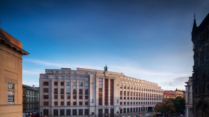ČNB pokračuje ve snižování úrokových sazeb. Hypotéky zlevní, ale dostupnost bydlení se nezlepší