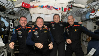 Astronauti z mise Ax-3 zakončili první čistě evropskou komerční misi na ISS přistáním v oceánu