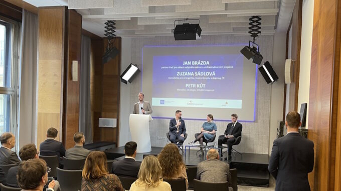 Česku ujíždí vodíkový vlak