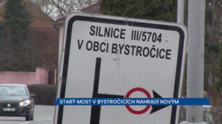 V Bystročicích na Olomoucku probíhá demolice starého mostu, řidiči musí počítat s objížďkami