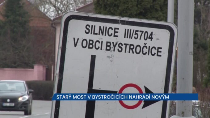 V Bystročicích na Olomoucku probíhá demolice starého mostu, řidiči musí počítat s objížďkami