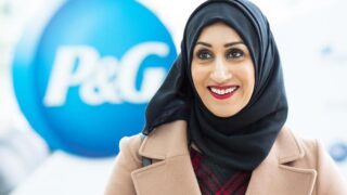 Miliardy lidí na celém světě se potýkají s různými zdravotními problémy. Nevidomým s rozpoznáváním produktů během nákupu i v domácnosti pomáhají nejrůznější technologické novinky