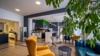 Stane se Smíchov novým Karlínem? Luxusní kanceláře tam mohou mít i začínající firmy