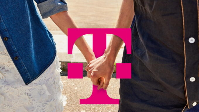 T-Mobile slaví s neziskovkami. Jeho Digitální Akademie už 10 let připravuje neziskový sektor na digitální výzvy 21. století, s Charitou ČR spolupracuje 20 let