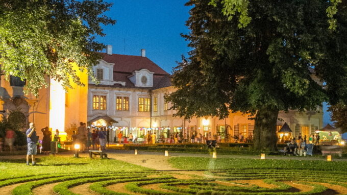 Zámek Loučeň oslaví 20.výročí vstupu České republiky do EU jako úspěšný dotační projekt – na zámku u této příležitosti zasadí strom