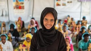 V reakci na regionální krizi způsobenou ozbrojeným konfliktem v Súdánu nelze potřebu zajištění možností pro vzdělávání nijak odkládat