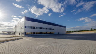 Živě: Stát dává obcím drobné z daní průmyslu