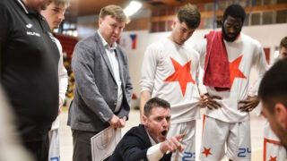 Basketbalová Slavia odehraje pod taktovkou nového trenéra dvojzápas o udržení nejvyšší soutěže v Edenu!