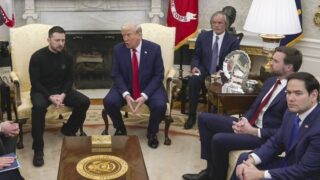 Schůzka v Bílém domě, kde měli lídři Spojených států a Ukrajiny stvrdit ekonomickou dohodu